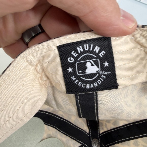 Seattle Mariners Hat Cap Strap Back Womens Leopard Print Tan Black 47 Baseball - Picture 10 of 14